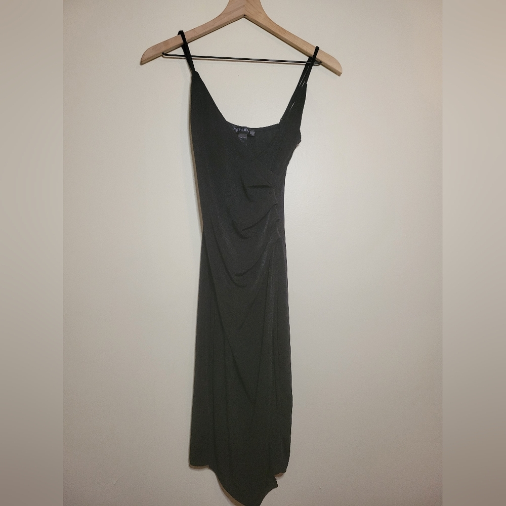 sleeveless midi length lbd, small